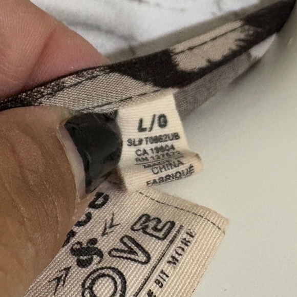 Urban Behavior brown and Cream Patterned Midi Dress v-neck, large - Picture 3 of 10